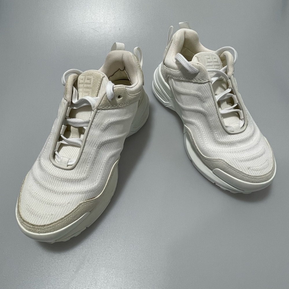 GIVENCHY
White GIV 1 Light Runner Sneakers Women’s EU 36.5/US 6.5 $895. - Picture 11 of 11